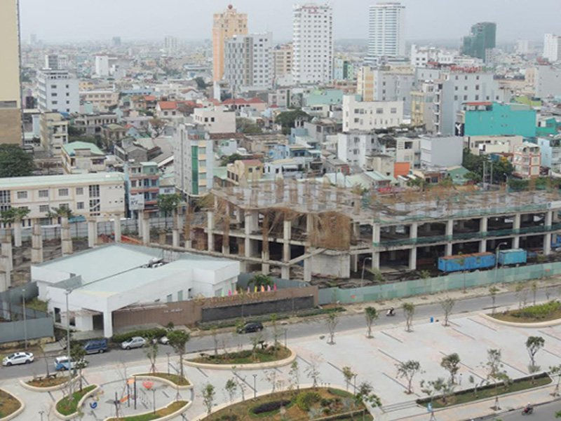 Một dự án nằm giữa trung tâm TP. Đà Nẵng xây dở dang hơn 10 năm nay.
