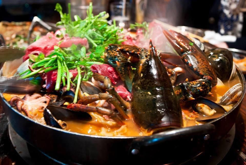 Do giá rẻ nên các bà nội trợ đặt mua về ăn rất nhiều