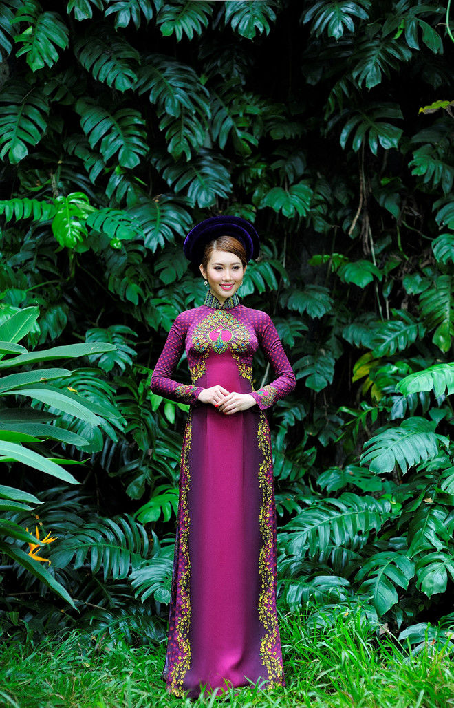 Bằng công nghệ in digital 3D hiện đại, vũ điệu rực rỡ của chim công được tái hiện đầy nghệ thuật.