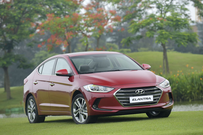 Hyundai Elantra bản cao cấp nhất có giá 659 triệu đồng.