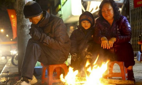 Miền Bắc rét buốt về đêm và sáng sớm, ngày nắng hanh.