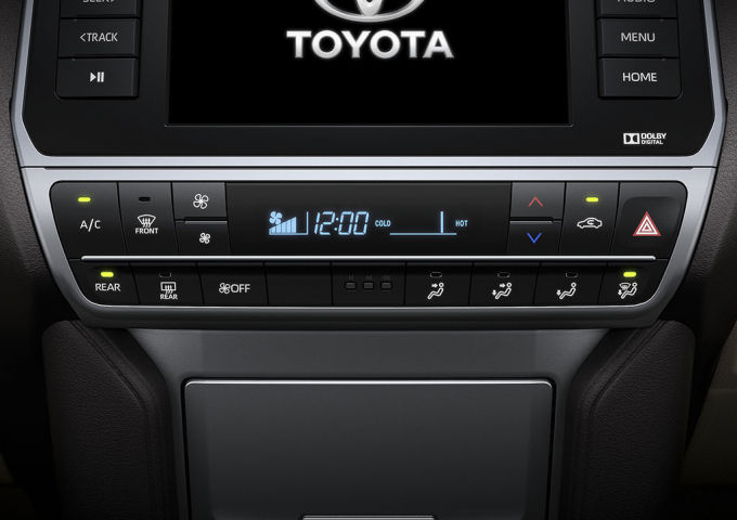 Toyota ra mắt Land Cruiser Prado 2017 với giá 2,262 tỷ đồng