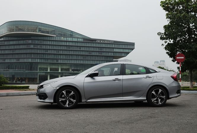 Honda Civic sở hữu nhiều ưu điểm trong phân khúc, nhưng bán chậm