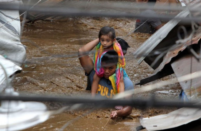 Hơn 70 người thiệt mạng do 2 cơn bão gây ra ở Philippines.