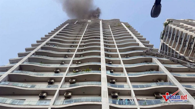 Hà Nội: Cháy tầng 25 tòa chung cư trên phố Hoàng Hoa Thám