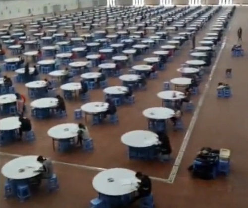 'Quái chiêu' tránh gian lận thi cử của thầy trò Trung Quốc