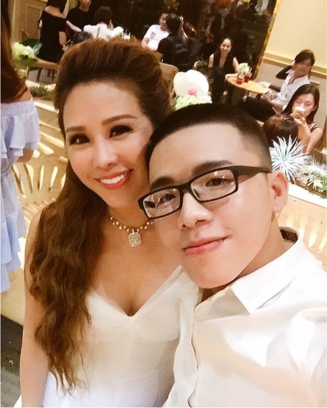 Bảo Trần hiện tại là stylist của Hoa hậu quý bà Thu Hoài.