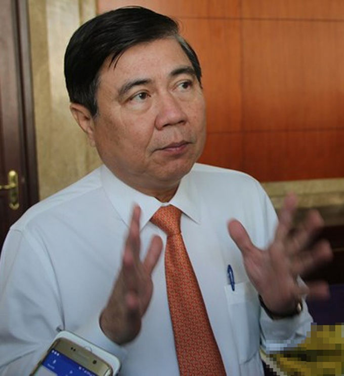 Chủ tịch Nguyễn Thành Phong trả lời phỏng vấn. Ảnh: Tá Lâm.