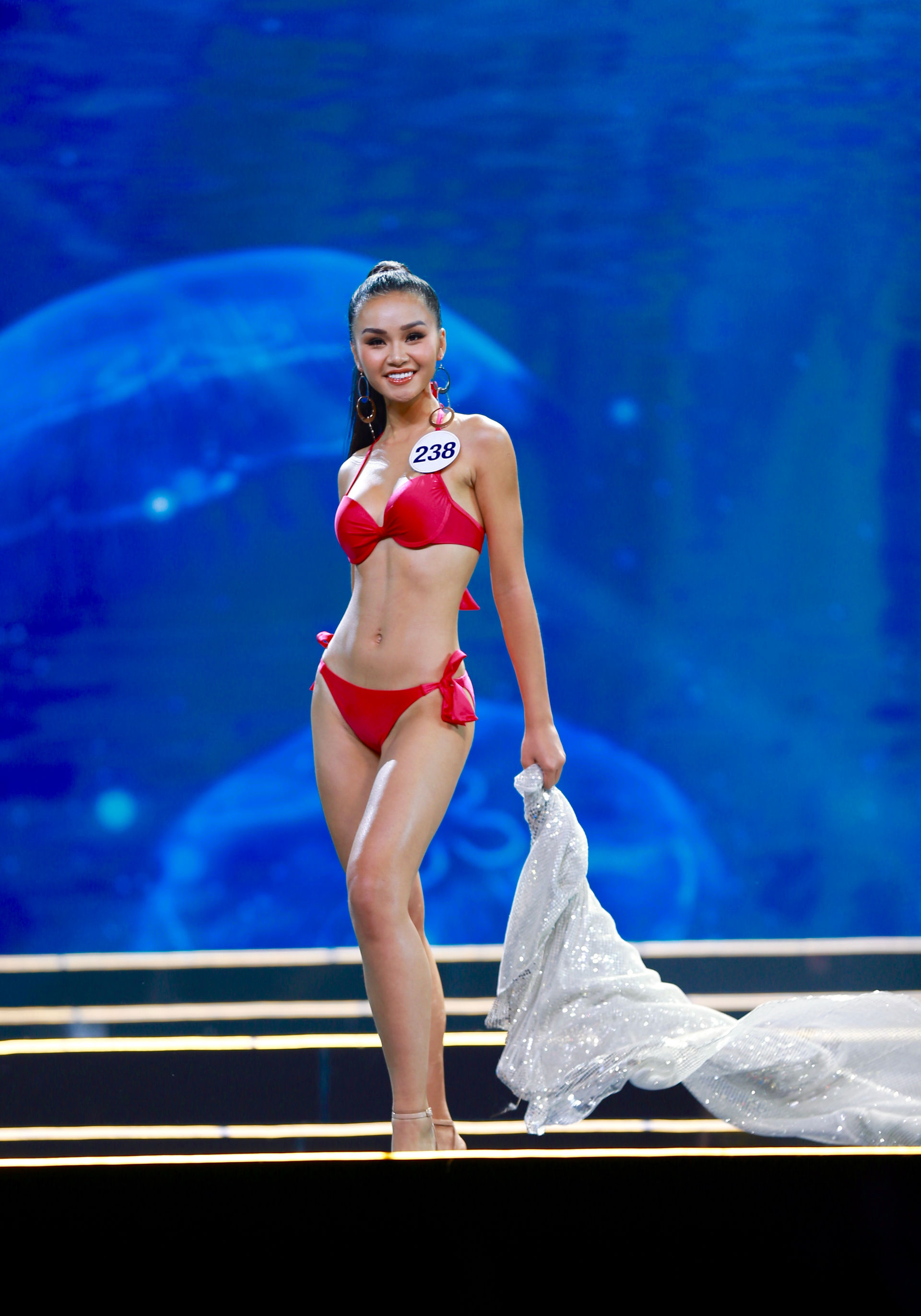Hoa hậu Hoàn vũ Việt Nam 2017 gợi cảm với bikni