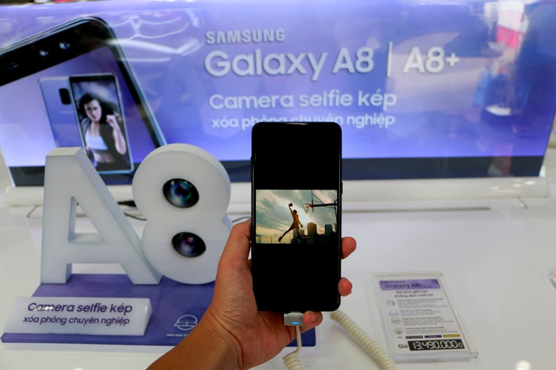 Bộ đôi Galaxy A8/A8 Plus nằm trong xu hướng smartphone tràn viền camera kép cao cấp của Samsung.