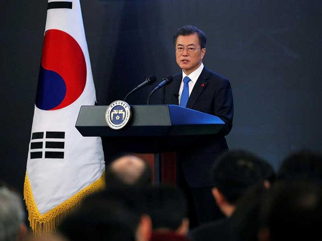 Tổng thống Hàn Quốc Moon Jae-in trong cuộc họp báo hôm nay tại Nhà Xanh. Ảnh: REUTERS.