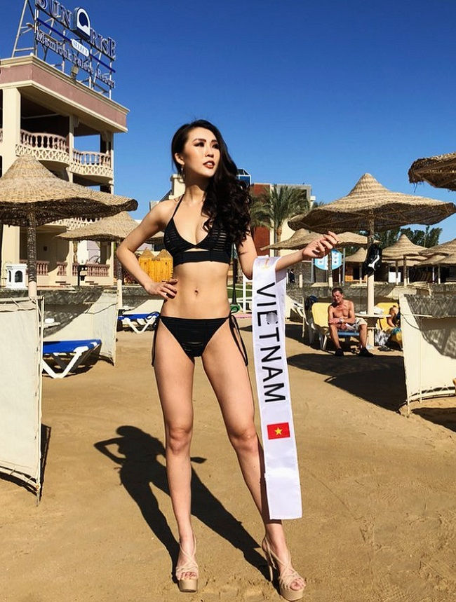 Tường Linh tự tin khoe vòng eo bé kỷ lục 53 cm ở Hoa hậu Liên lục địa. 