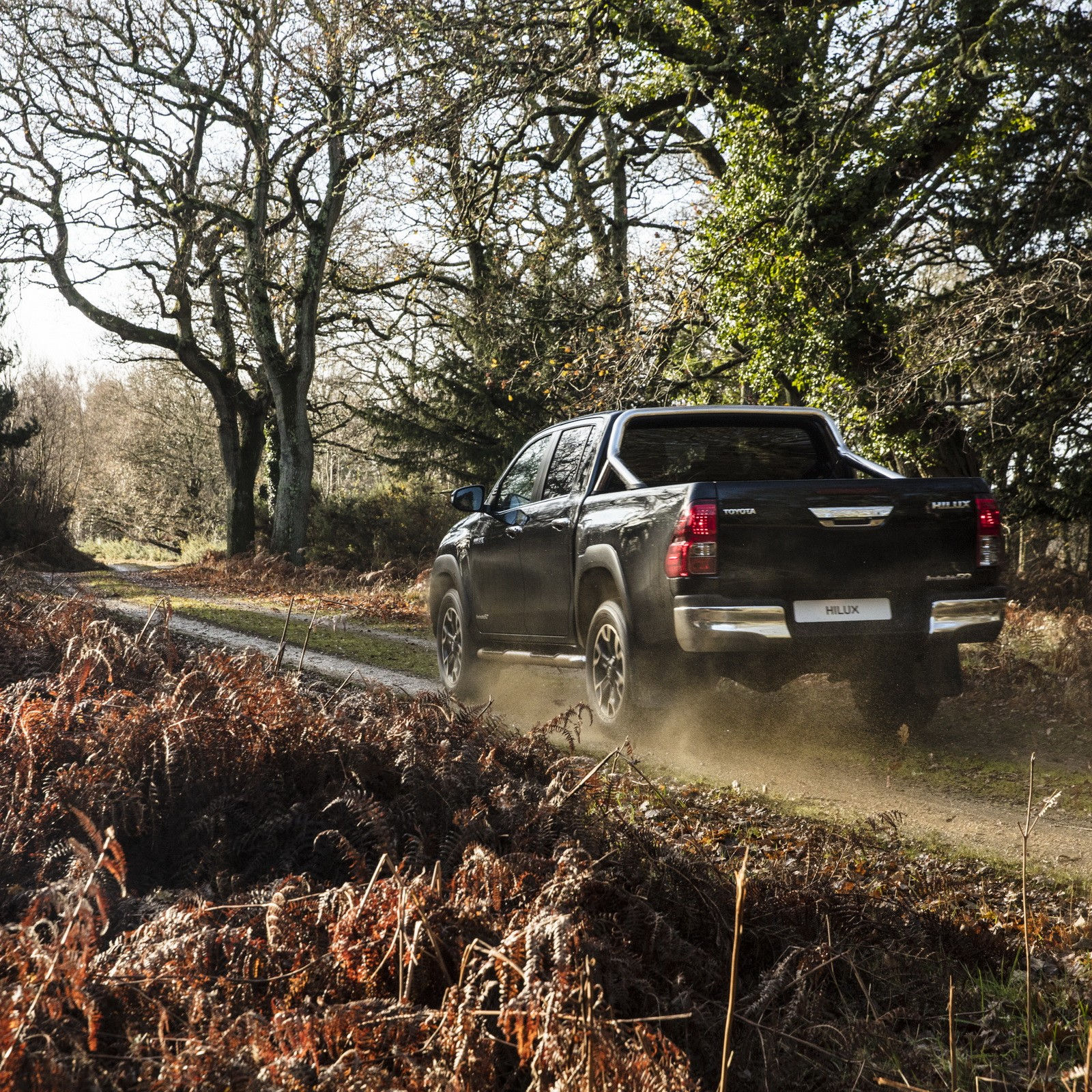 Toyota Hilux kỷ niệm 50 năm ra đời, ra mắt bản kỷ niệm “cũ”?