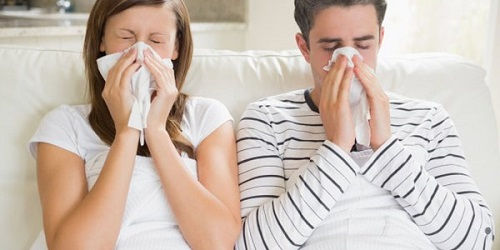 Thói quen lười rửa tay xà phòng là nguyên nhân khiến nhiều người trong nhà cùng mắc cúm.