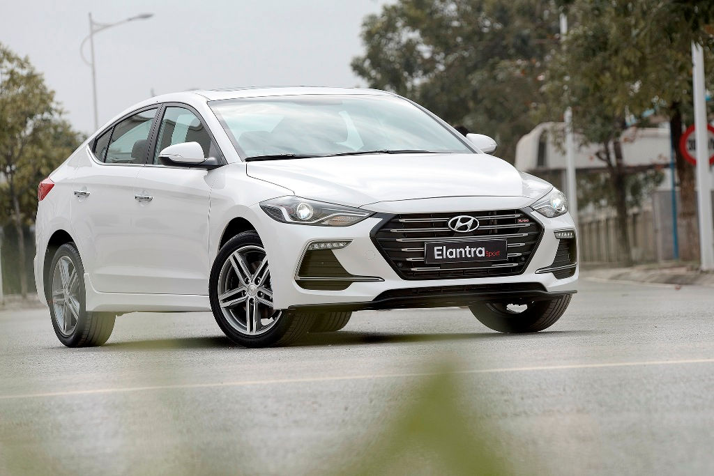 Hyundai Elantra Sport ra mắt với giá 729 triệu, rẻ hơn Honda Civic và Ford Focus