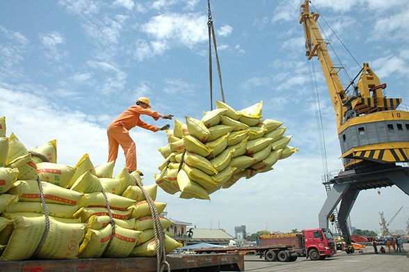 Cần cải thiện môi trường kinh doanh và tháo gỡ khó khăn cho khu vực doanh nghiệp.