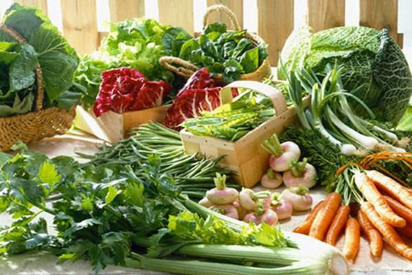Hãy chọn mua rau củ quả hữu cơ, có uy tín để đảm bảo sức khỏe cho gia đình ngày Tết. Ảnh minh họa.