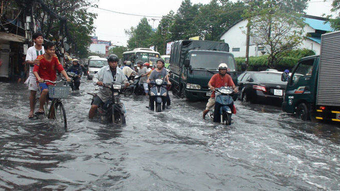 Nhiều tuyến bờ bao các tỉnh Nam Bộ sạt lở do triều cường