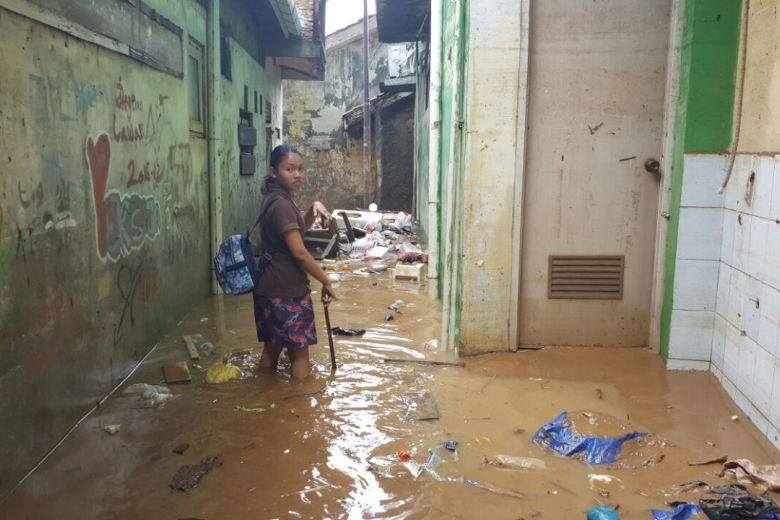 Hàng ngàn cư dân Jakarta phải sơ tán do lũ lụt