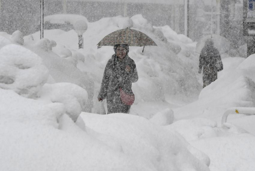Bão tuyết làm chết 5 người ở Nhật.