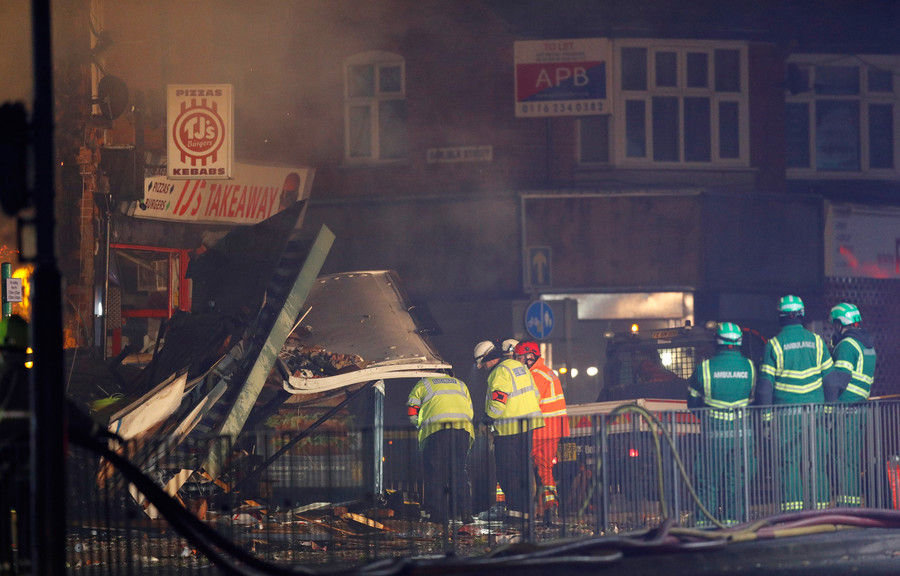 Một cửa hàng tiện lợi ở Leicester phát nổ làm ít nhất 4 người bị thương
