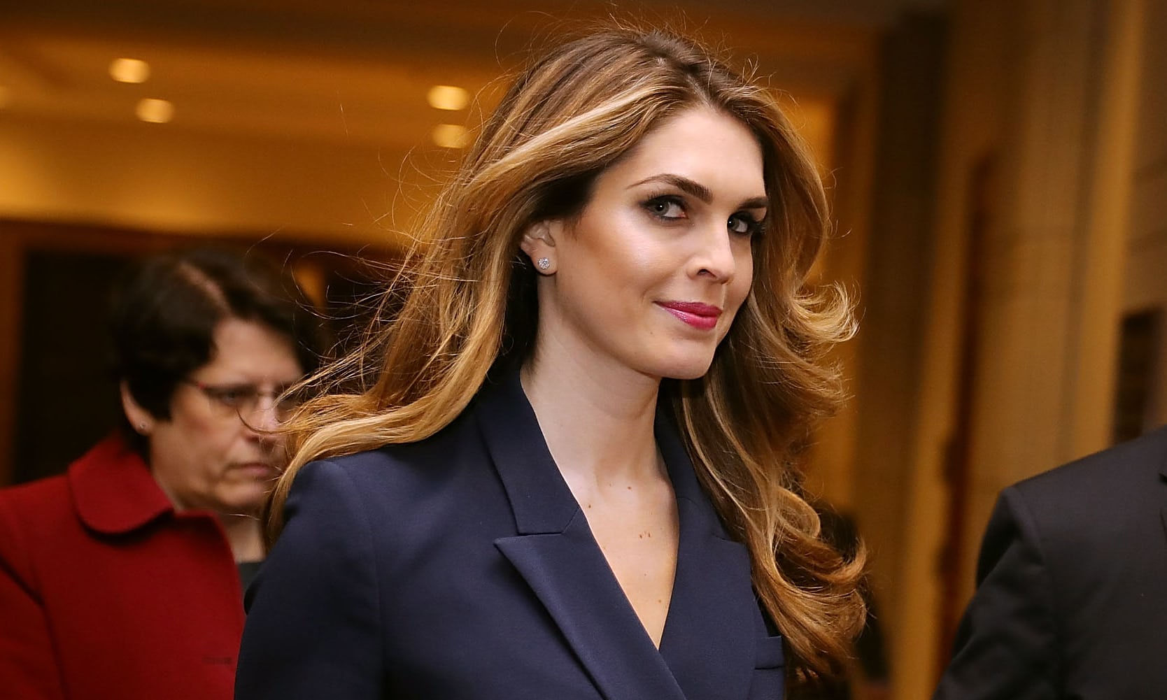 Vẻ đẹp đầy cuốn hút của nữ Giám đốc Truyền thông xinh đẹp Hope Hicks.