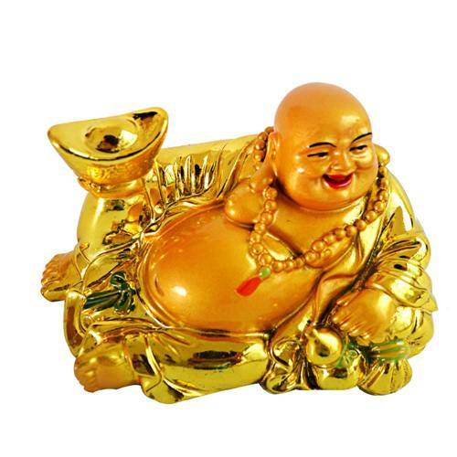 Tượng Phật Di Lặc phốp pháp, miệng cười tươi tay ôm thỏi vàng có ý nghĩa phong thủy may mắn, giàu sang. Ảnh minh họa (nguồn Internet).