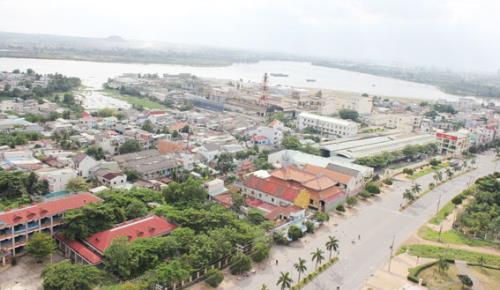 Khu công nghiệp Biên Hoà I nằm sát sông Đồng Nai.