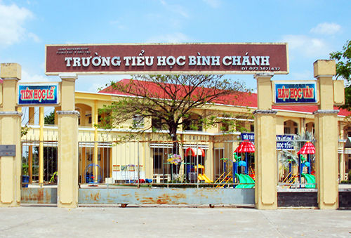 Trường tiểu học Bình Chánh, nơi xảy ra vụ việc. Ảnh: Hoàng Nam.