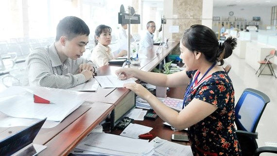 TP.HCM sẽ cắt giảm 2.000 biên chế mỗi năm.