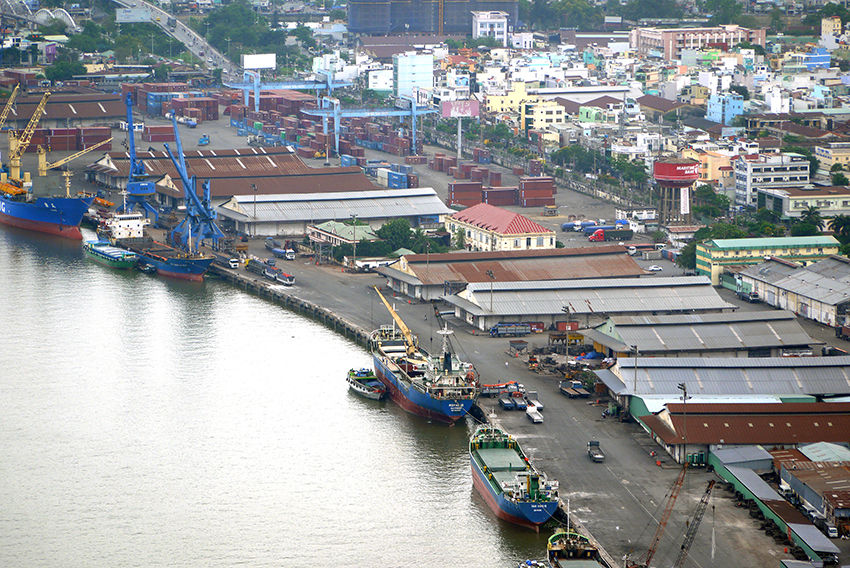 Cảng Nhà Rồng-Khánh Hội sẽ được di dời để lấy đất làm dự án Khu phức hợp Nhà Rồng-Khánh Hội.