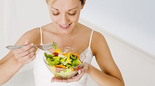 Ăn nhiều rau củ quả ngay cả khi không có kế hoạch giảm cân vì rau củ, hoa quả giàu vitamin, rất tốt cho làn da và sức khoẻ. Ảnh minh họa (nguồn Internet).