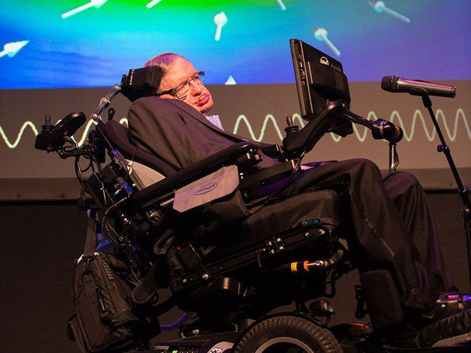 Nhà khoa học Stephen Hawking qua đời ở tuổi 76.