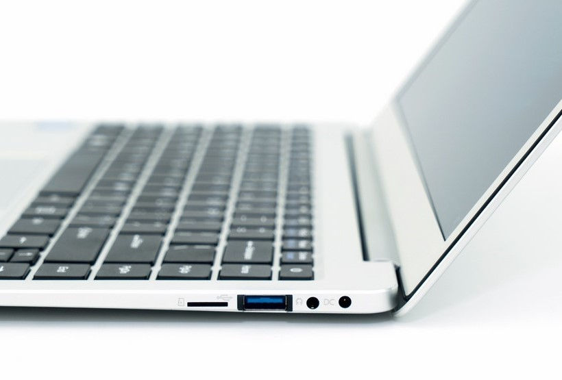 Laptop nào phù hợp cho học sinh cấp trung học?