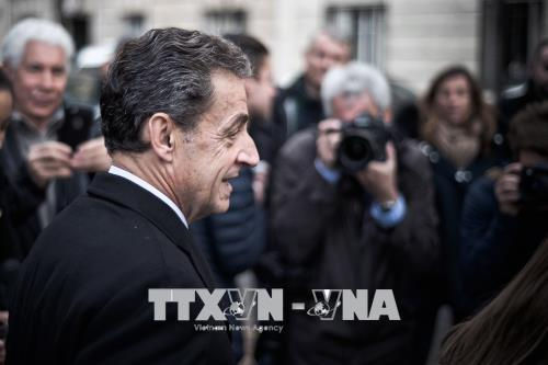 Cựu Tổng thống Pháp Sarkozy bị bắt vì nhận tiền của ông Muammar Gaddafi.