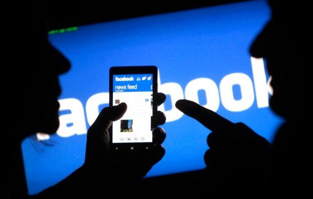 Facebook liên tiếp bị cáo buộc 