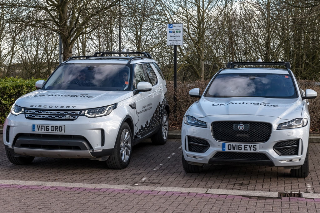 Cả Jaguar và Land Rover cùng thử nghiệm chung trên đường phố tại Anh