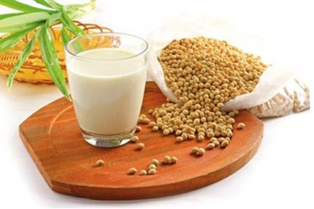 Sữa đậu nành là thức uống bổ dưỡng cho sức khỏe và làn da. Ảnh minh họa (nguồn Internet).
