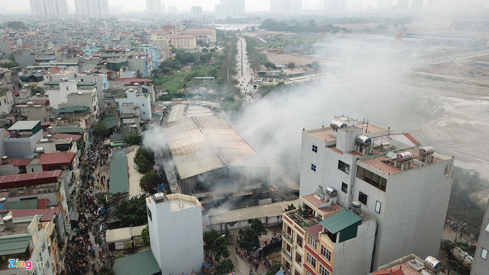 Theo thông tin ban đầu, vụ hỏa hoạn xảy ra tại chợ Quang, xã Thanh Liệt, huyện Thanh Trì, Hà Nội, vào khoảng 14h hôm nay, 31/3 .