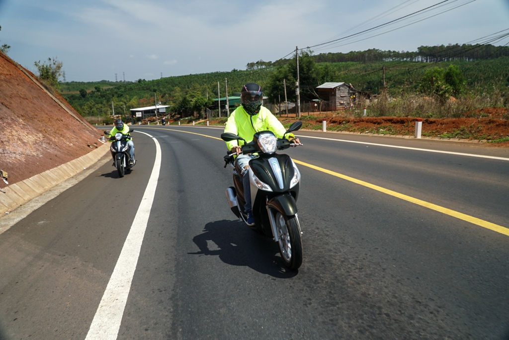 Đánh giá Piaggio Medley sau cung đường hơn 600km từ rừng xuống biển