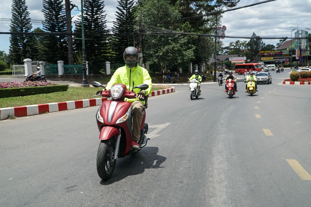 Đánh giá Piaggio Medley sau cung đường hơn 600km từ rừng xuống biển