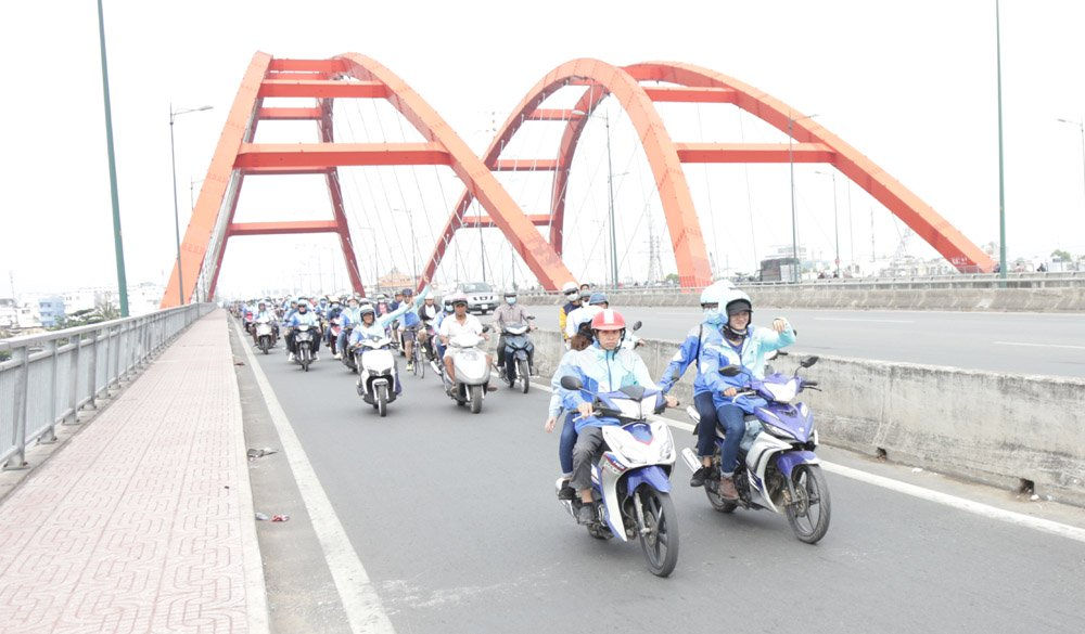 Lộ trình diễu hành của UberMoto xuất phát từ công viên Gia Định đi đường Phạm Văn Đồng để đến Bình Dương hội tụ cùng nhóm Uber tại tỉnh này. Sau đó cả đoàn màu xanh Uber sẽ tiếp tục di chuyển ngược lại Sài Gòn, đến phố đi bộ Nguyễn Huệ để chụp hình lưu niệm lần cuối...