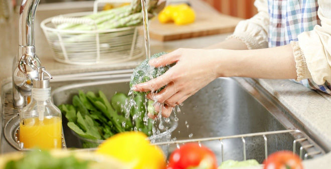 Những sai lầm nghiêm trọng khi rửa rau có hại cho sức khỏe
