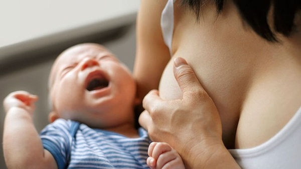 Những dấu hiệu nguy hiểm ở trẻ sơ sinh cần chú ý