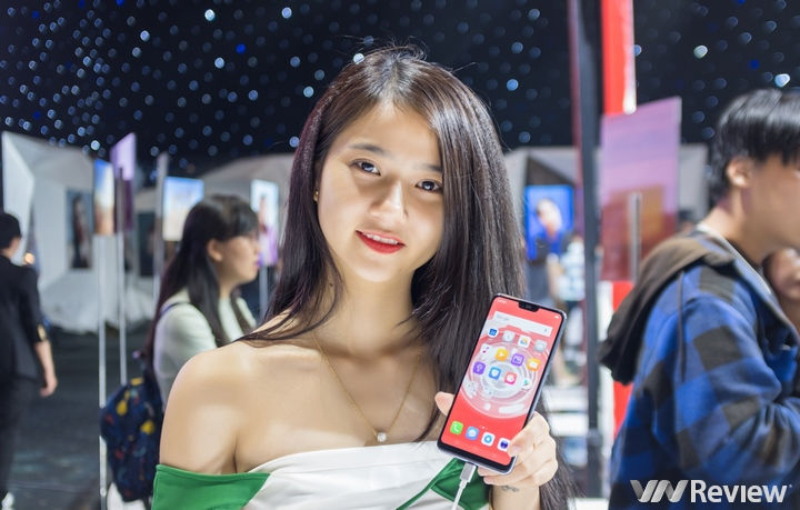 Oppo F7 ra mắt tại Việt Nam: Màn hình tai thỏ, camera selfie AI cảm biến HDR, giá từ 7,99 triệu đồng