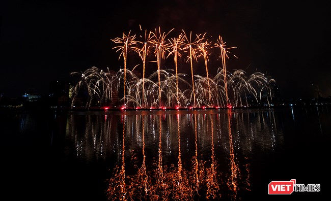 Pháo hoa Đà Nẵng 2018: Mãn nhãn 'Bức họa Huyền thoại của những cây cầu'