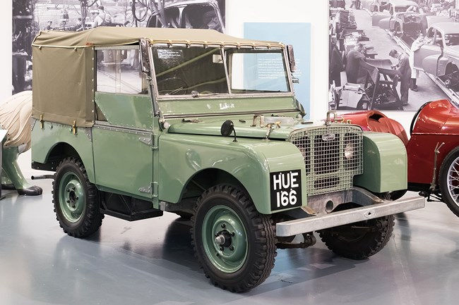 Land Rover Series I 1948 (HUE 166).