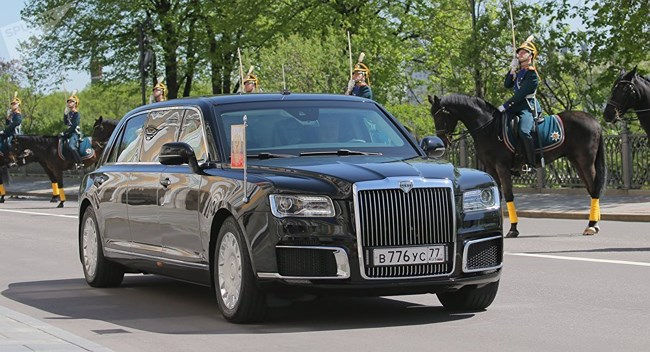 Chiếc xe chở tổng thống Putin trong lễ nhậm chức ngày 7/5.