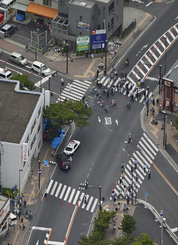 Giao lộ nơi xảy ra tai nạn gần Tòa thị chính Chigasaki.