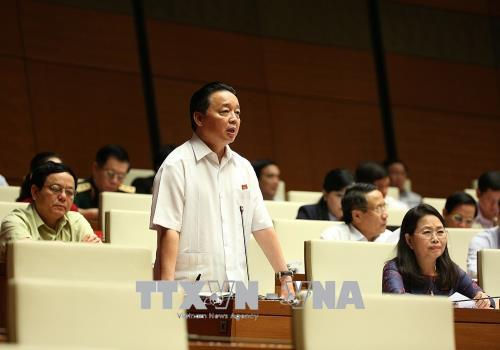  Bộ trưởng Bộ Tài nguyên Môi trường Trần Hồng Hà phát biểu giải trình một số ý kiến đại biểu Quốc hội nêu.